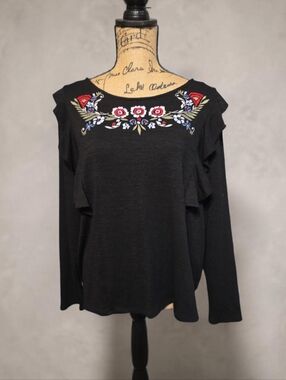 LC Lauren Conrad Black Long Sleeve Top with Floral Neck Embroidery Size XXL